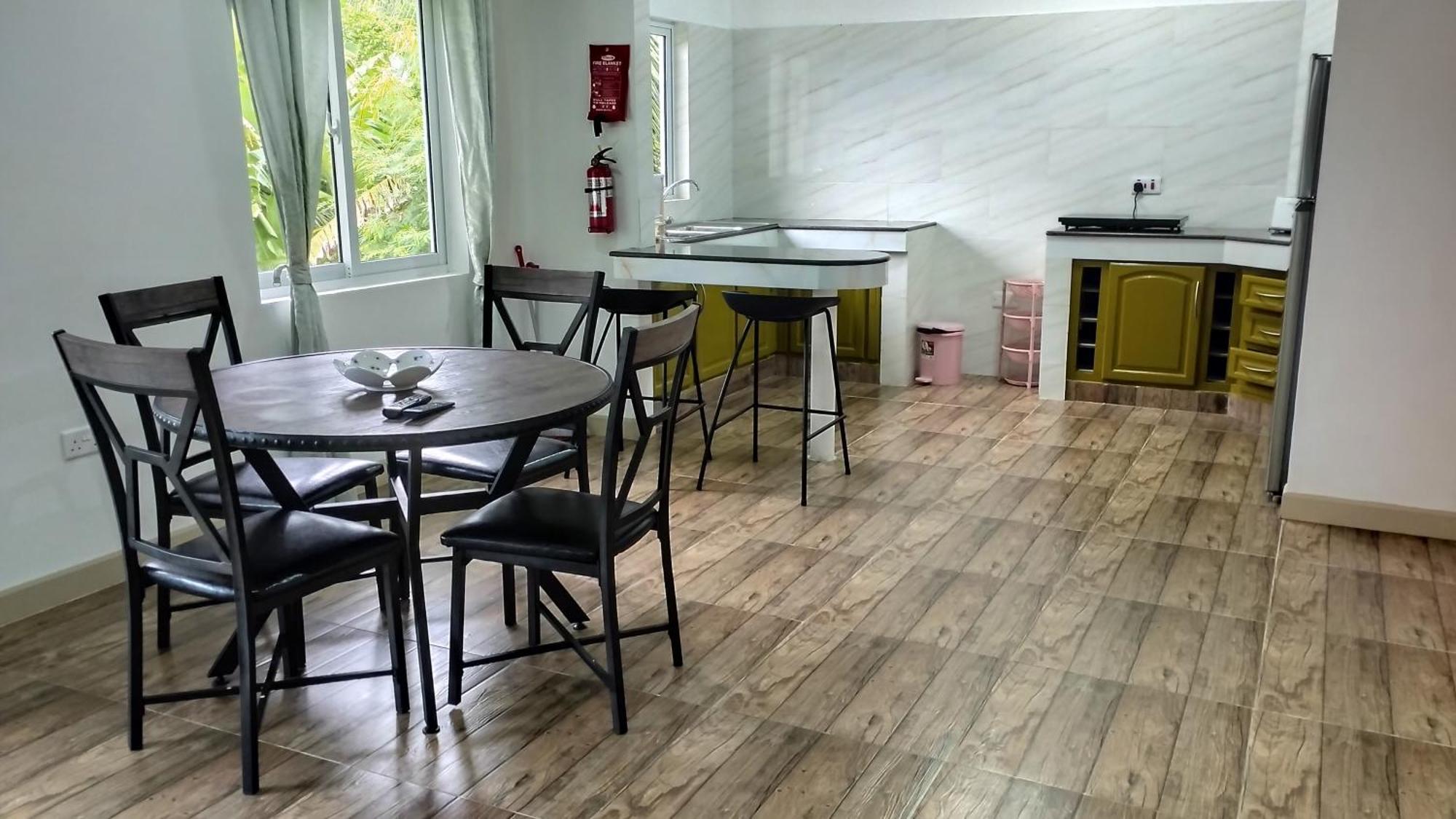Dovass Self Catering Apartments Takamaka Eksteriør billede